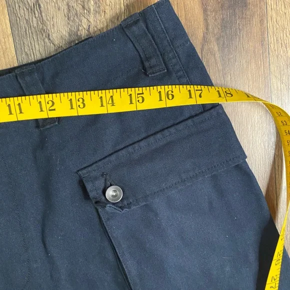 Nike Women's Black Cargo Shorts - Picture 5 of 5